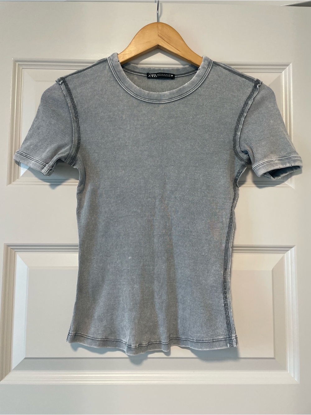 Zara Ribbed Distressed Crewneck Tee in Washed Grey/Blue Slim Fit